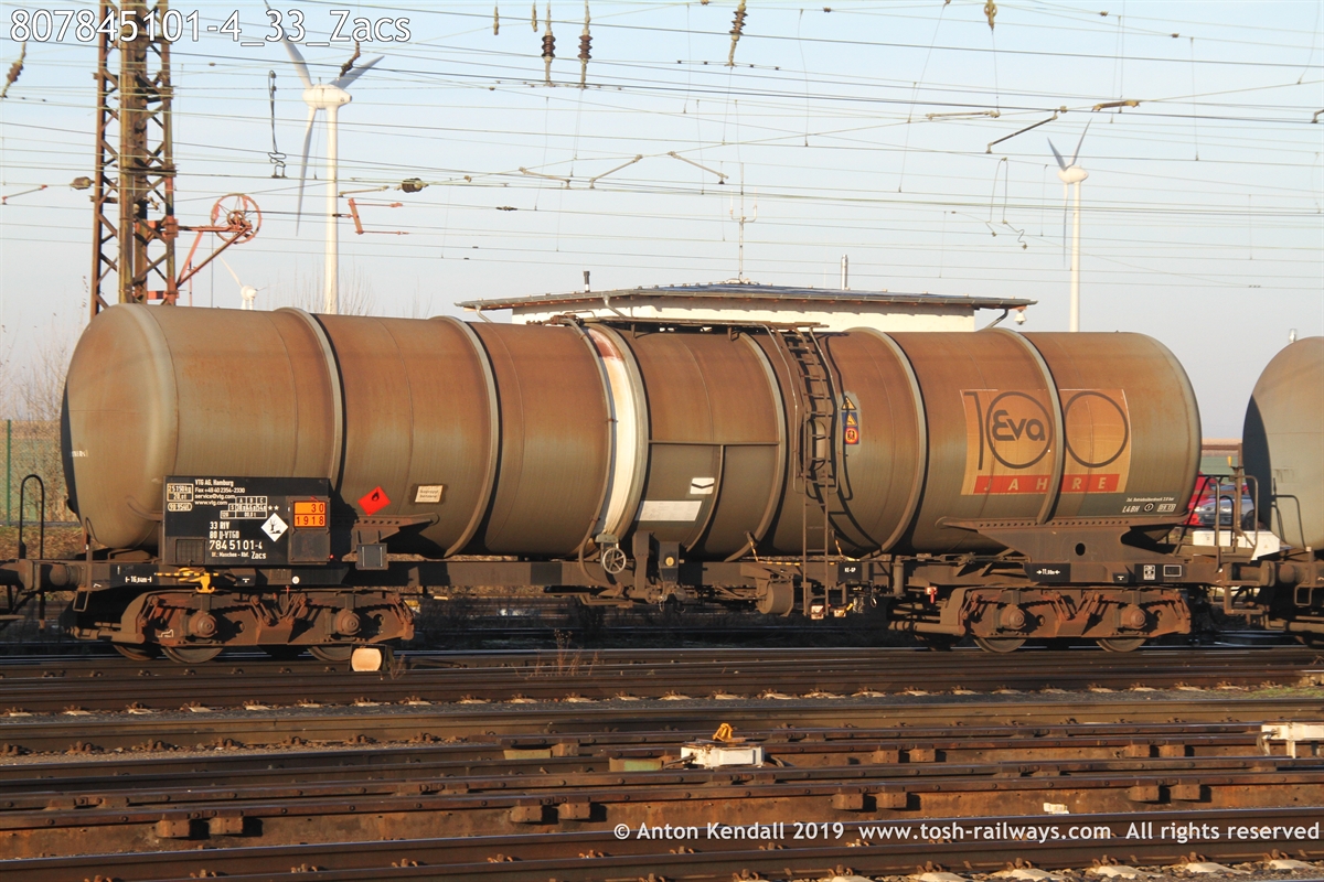 807845101-4_33_Zacs.JPG